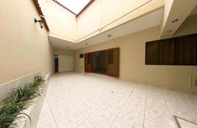 VENTA DE CASA EN CALLE LOS SAUCES, URB. SANTA VICTORIA